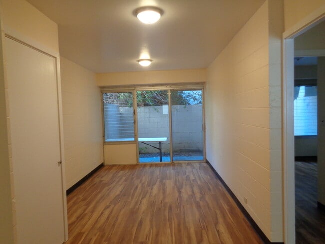 Photo - 2 Bed/1 Bath unit on Cleghorn St in Waikiki Unit 101