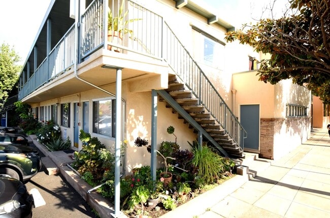 Building Photo - 1301 Gilman St Unit 105