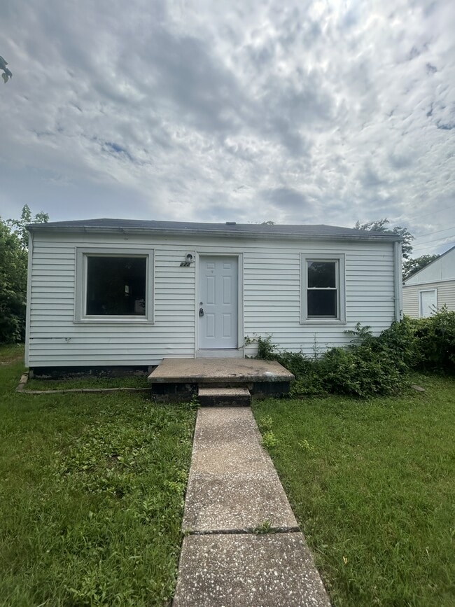 Photo - 222 Nadine St House