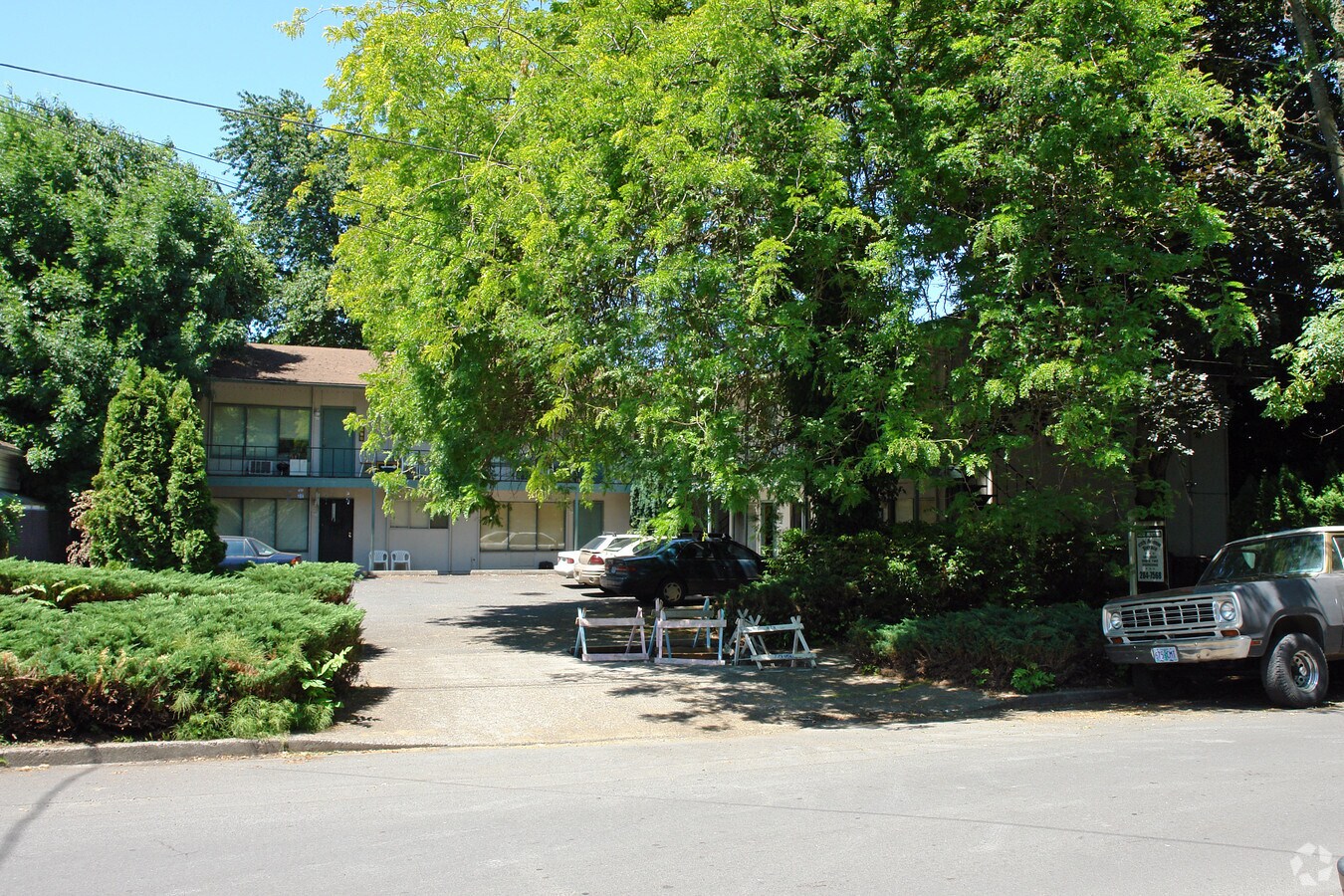 Photo - 27th Avenue Terrace