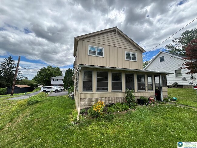 Photo - 135 N Cedar St