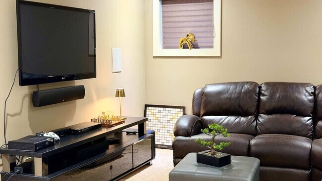 Photo - 248 Aspen Hills Close SW Unit SI ID1593885P