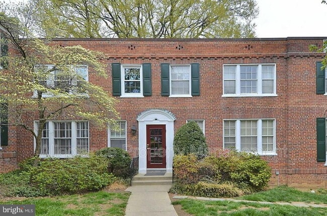 Building Photo - 2015 Key Blvd