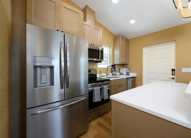 Photo - 2324 Burlington Ave N