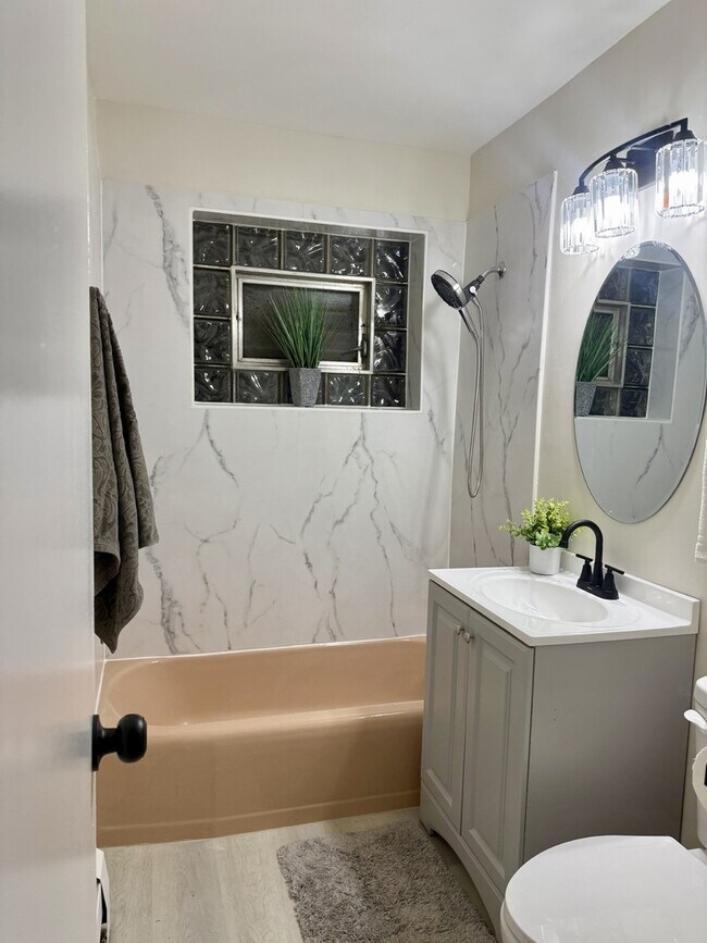 Photo - 2308 Oakton St