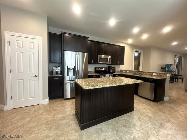 Photo - 13462 Kent St