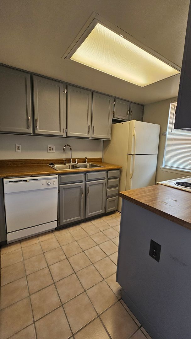 Photo - 8873 W 86th Dr