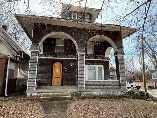 Building Photo - 1065 W 33rd St Unit A3