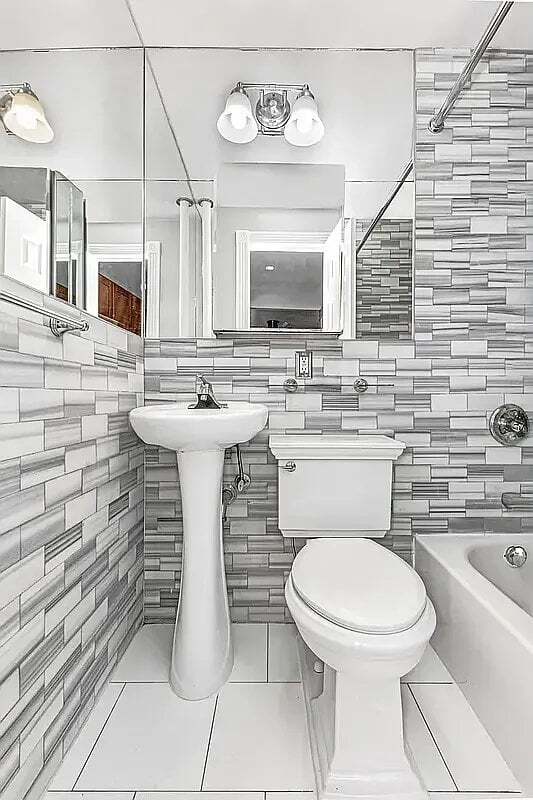 Photo - 564 Hudson St Unit 7