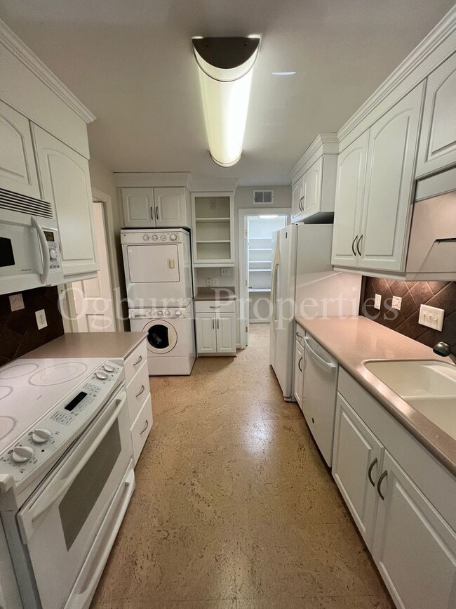 Photo - 343 Hanover Arms Ct