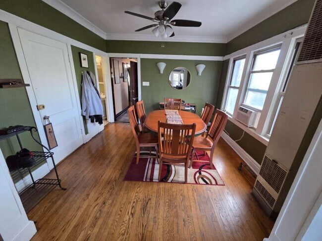 Photo - 1532 W 19th St Unit 2
