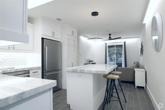 Building Photo - 412 Pacific St Unit 7C Rental
