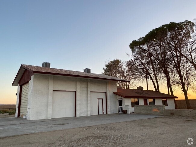 Building Photo - Available now! Rental