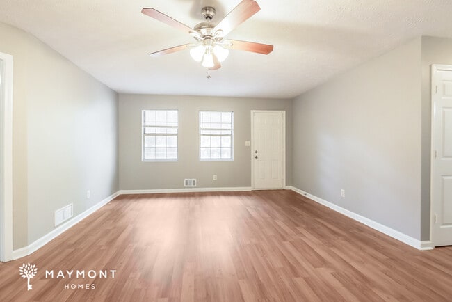 Photo - 445 Meadowbrook Dr