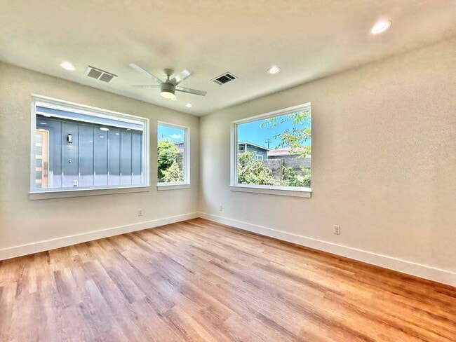 5605 Samuel Huston Ave Unit 2