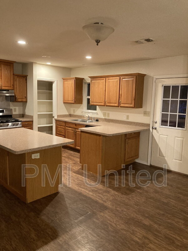 Photo - 417 N Bradshaw St