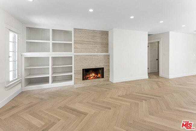 Photo - 8916 Ashcroft Ave