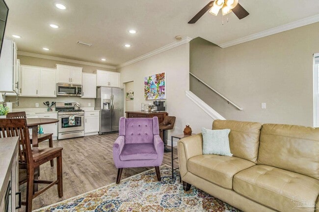 Photo - 1002 W Main St