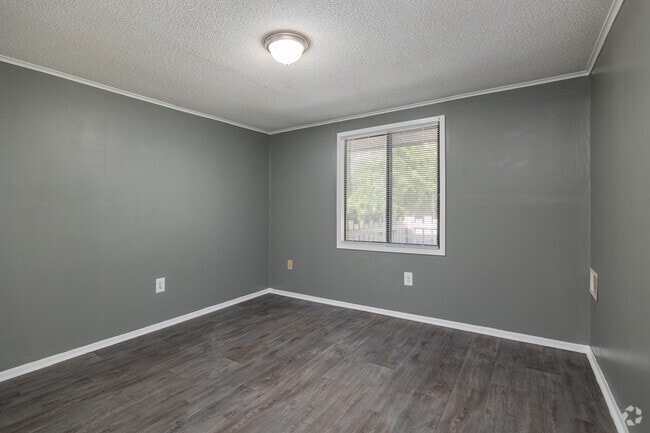 1BR, 1BA - 576SF - Bedroom