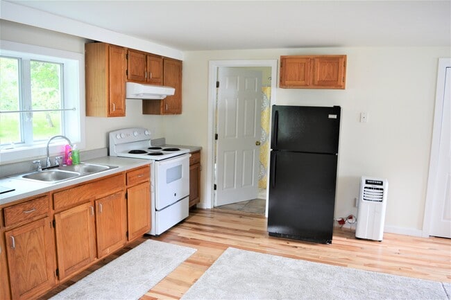 Photo - 62 Lower Main St