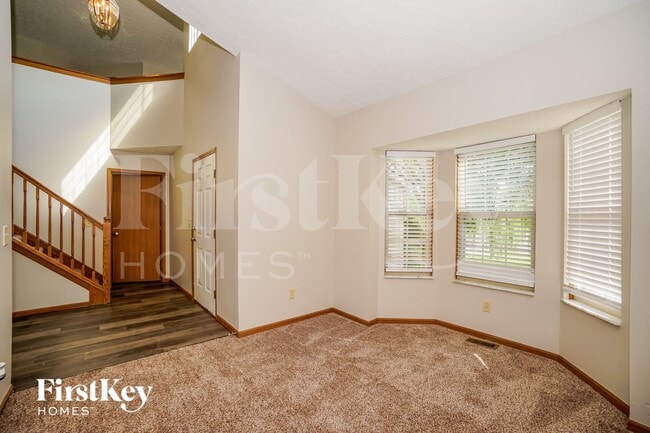 Photo - 1558 Royal Oak Dr