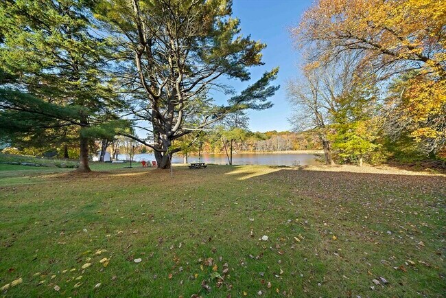 Photo - 252 Mechanic St