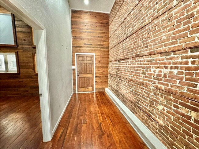 Photo - 2309 The Strand Unit 2D