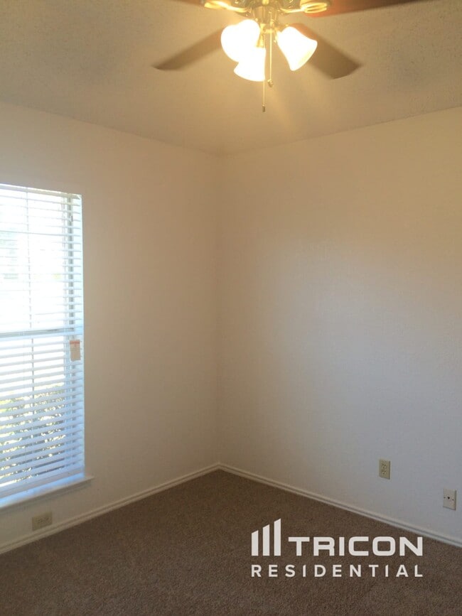 Photo - 1638 Tuley St