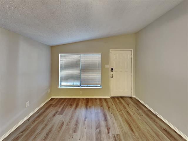 Photo - 4931 Darrow Ln