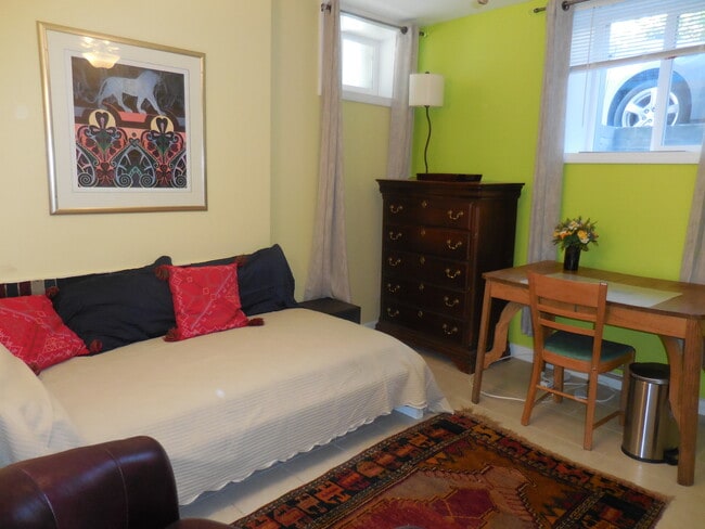 Photo - 736 Washington St