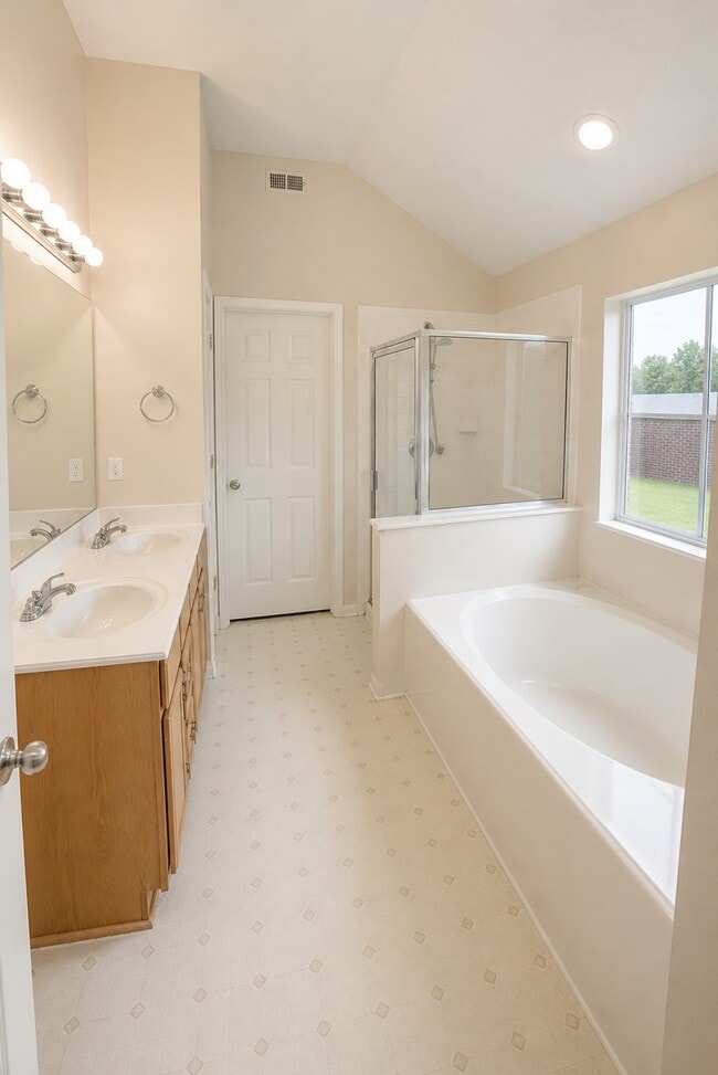 Photo - 15154 Kingsbridge Way