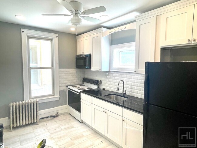 Photo - Stunning 3 Bed Apartment in West Brighton ... Unit 2R