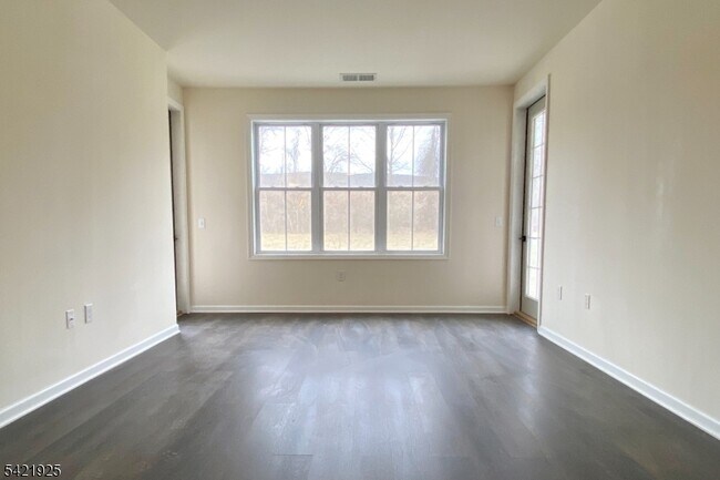 Photo - 169 Tarrington Rd Unit 305