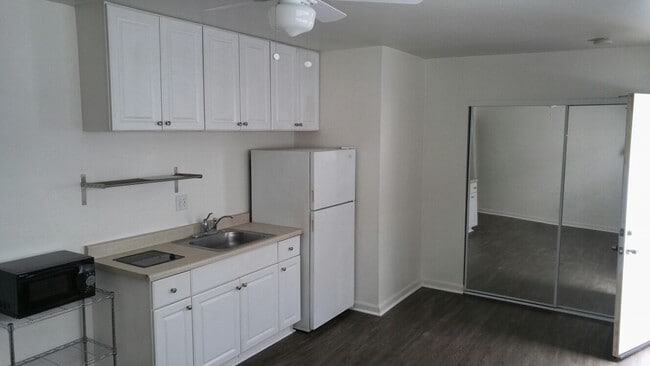 Photo - 5042 W Point Loma Blvd Unidad 2