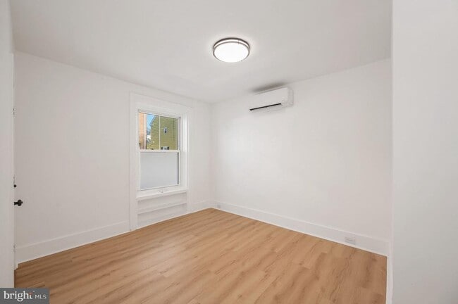 Photo - 264 Walnut St