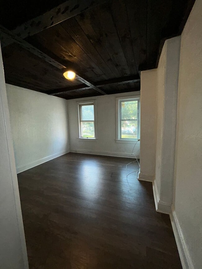 Building Photo - 25 Orange St Rental
