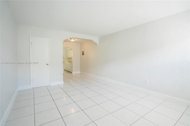 Photo - 7829 Carlyle Ave Unit 4