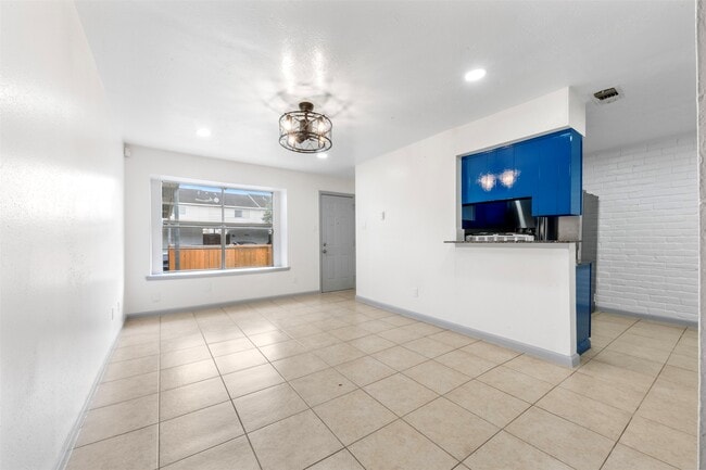 Photo - 6827 Chasewood Dr