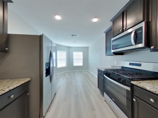 Photo - 23020 Shakespeare Dr