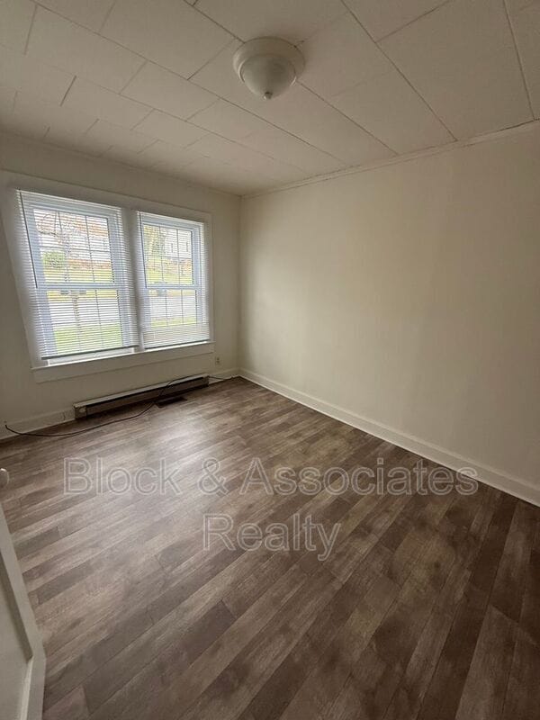 Photo - 316 N Elm St