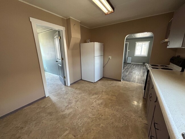 Photo - 3 bedroom house close to shopping.