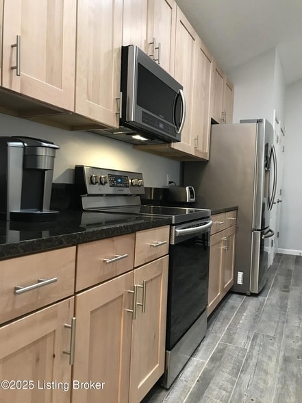 Photo - 620 W Utica St