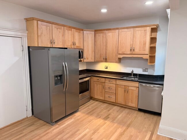 Building Photo - 1768 Beacon St Unit Condo