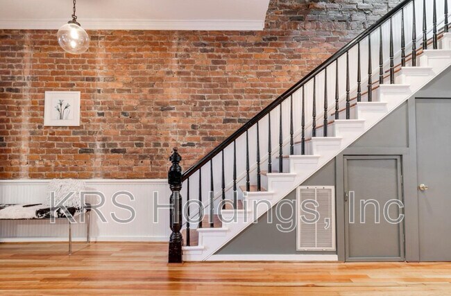 Photo - 228 N 32nd St