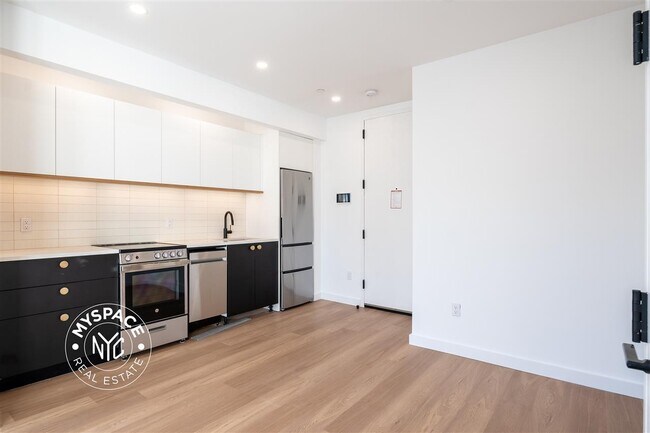Photo - 654 Madison St Apartment Unit 3H