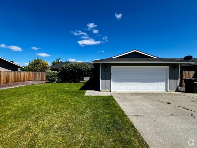 Building Photo - Non-Refundable & Security Deposit Total: $... Rental