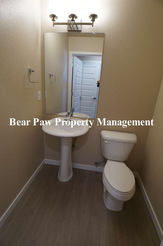 Photo - Newer Townhome in Lakewood!!