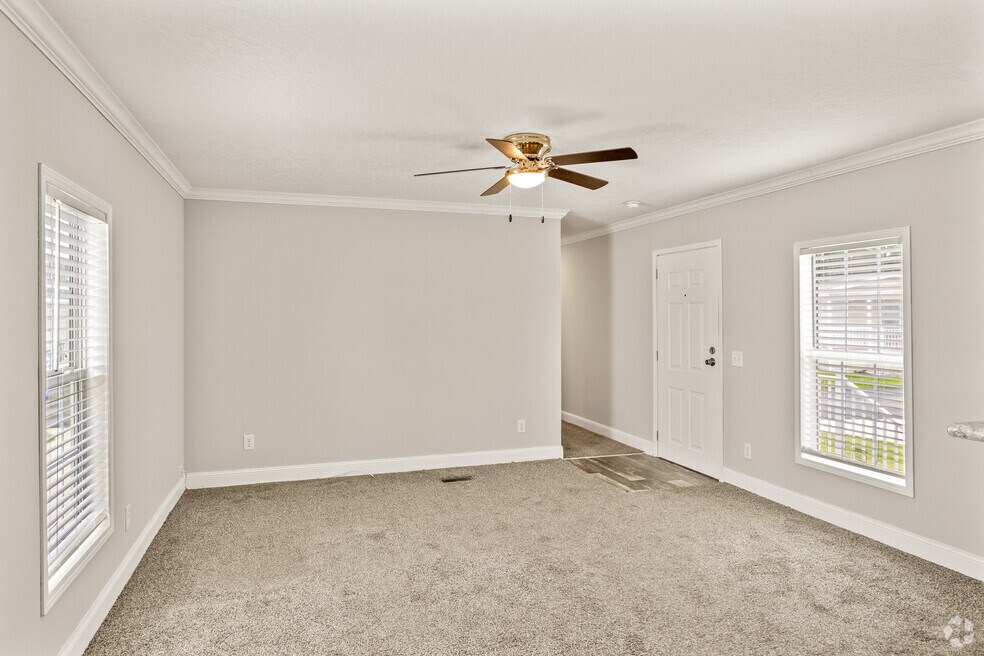 3BR, 2BA - 1216SF - Living Room