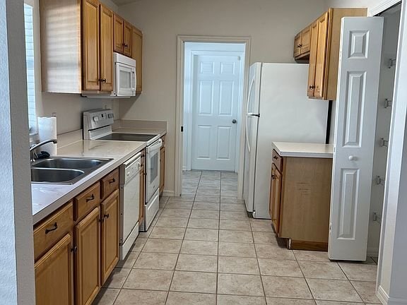 Photo - 215 Seville Pointe Ave