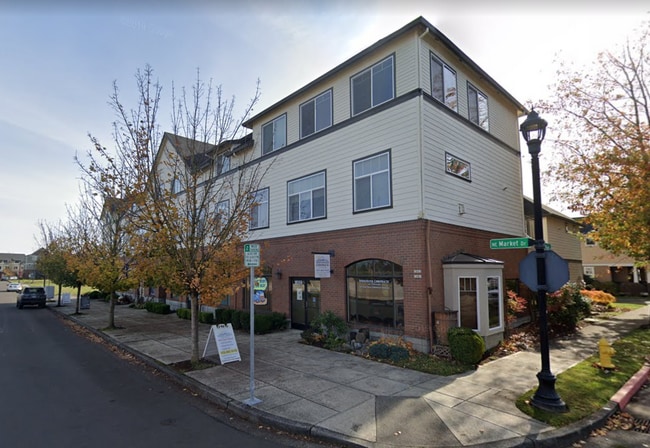 Building Photo - 1647 NE Market Dr